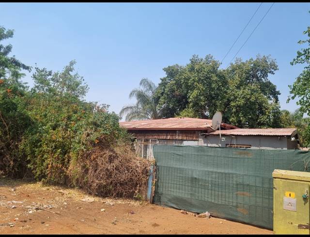 3 BEDROOM HOUSE FOR SALE IN OOS EINDE